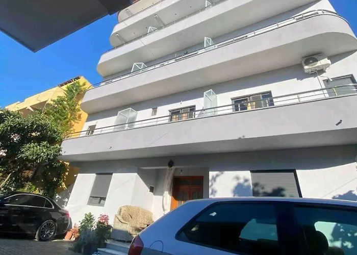 Ajsi Apartments